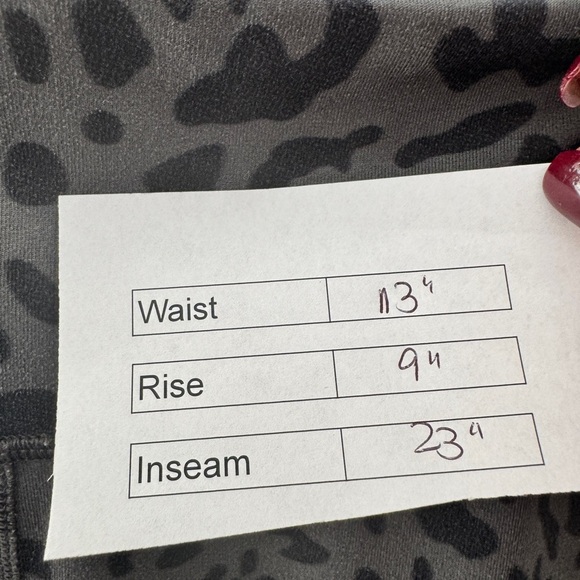 Lululemon Wunder Under Crop Pants - Picture 7 of 7